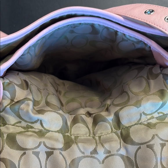 Coach Pink Crossbody Bag with Sleek Design - Picture 6 of 7